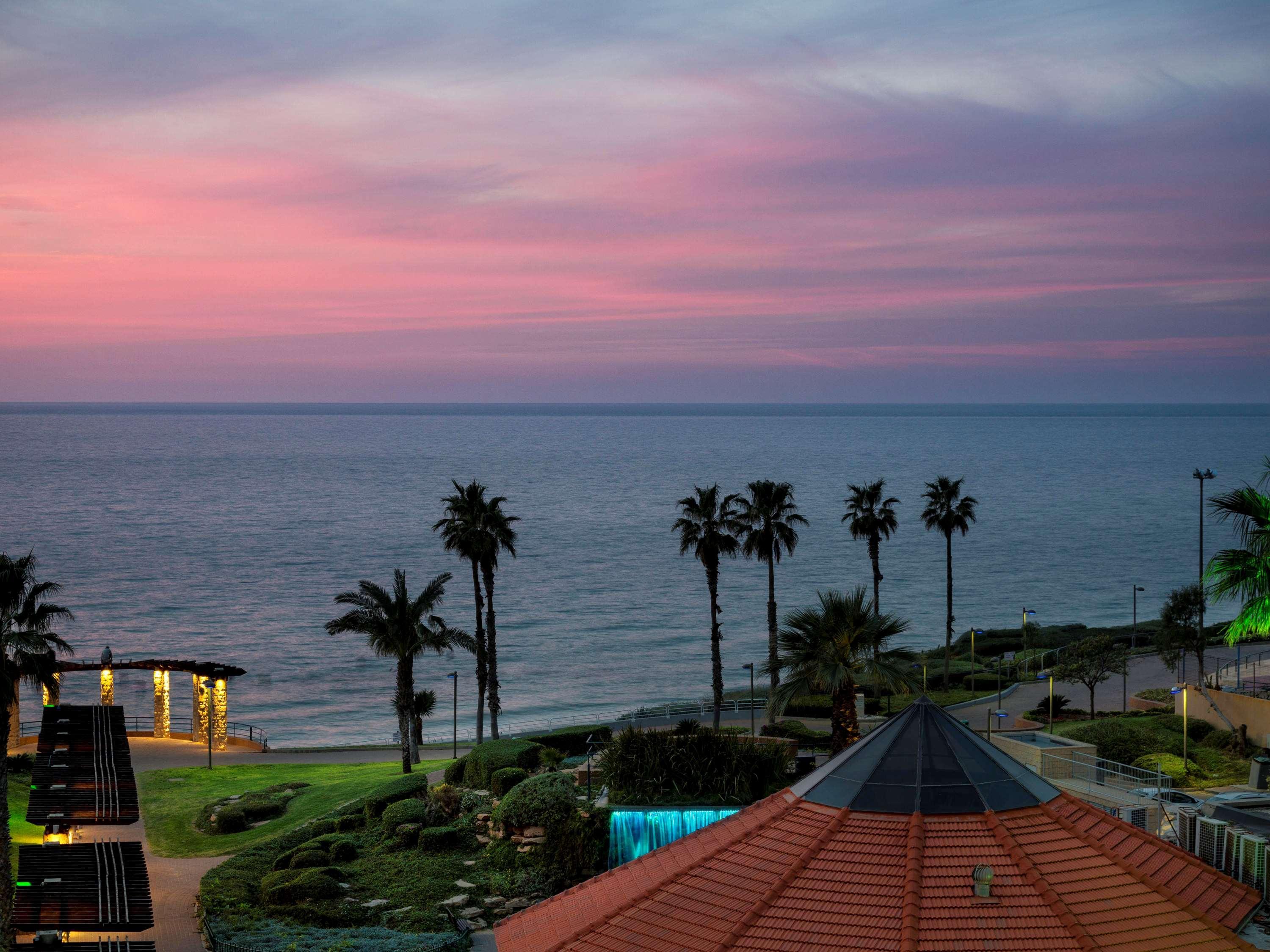 David Tower Hotel Netanya By Prima Hotels - 16 Years Plus Екстериор снимка Sunset at the beach