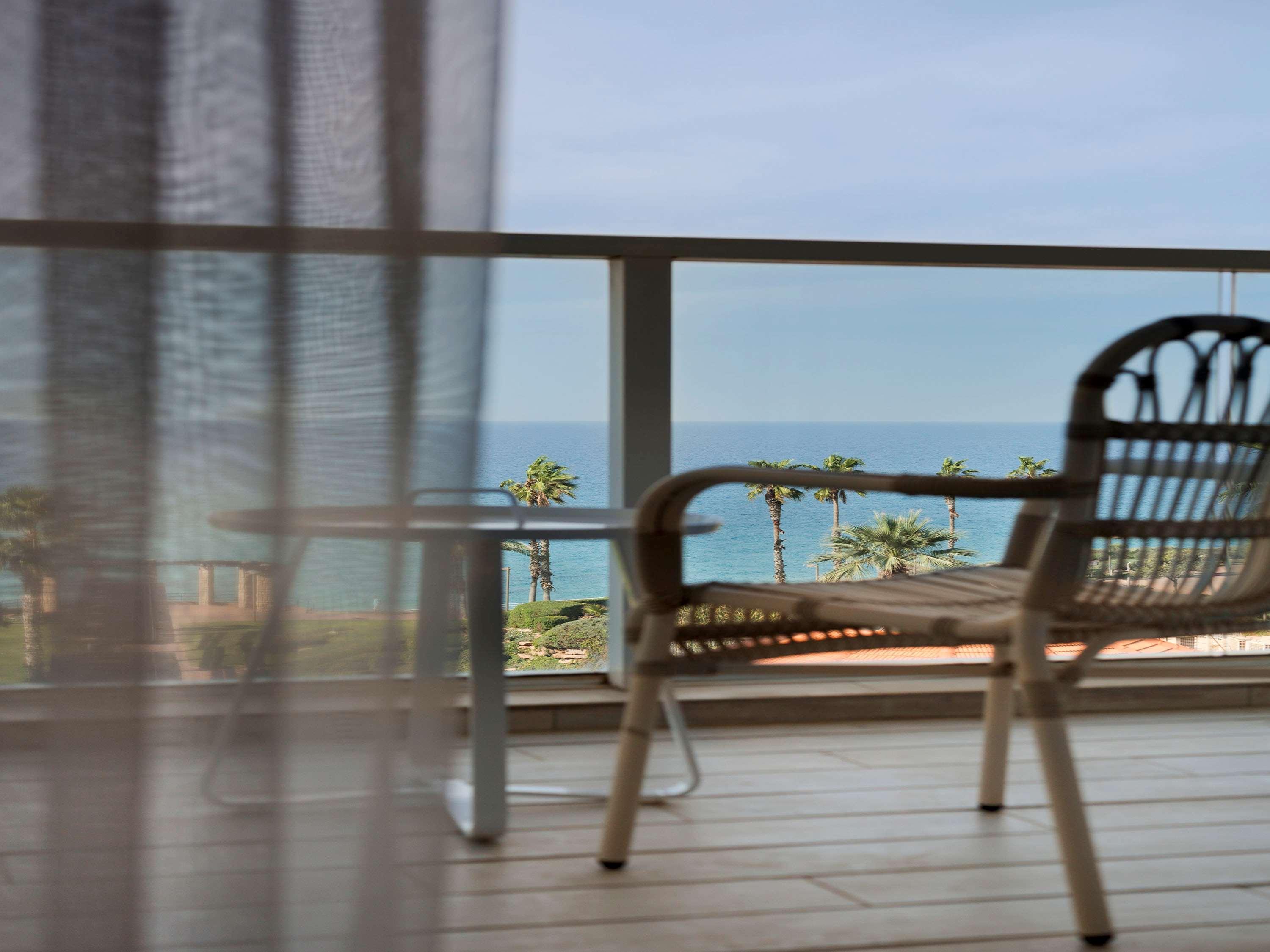 David Tower Hotel Netanya By Prima Hotels - 16 Years Plus Екстериор снимка A balcony